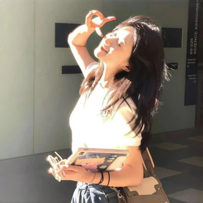 抓着彩虹的男人